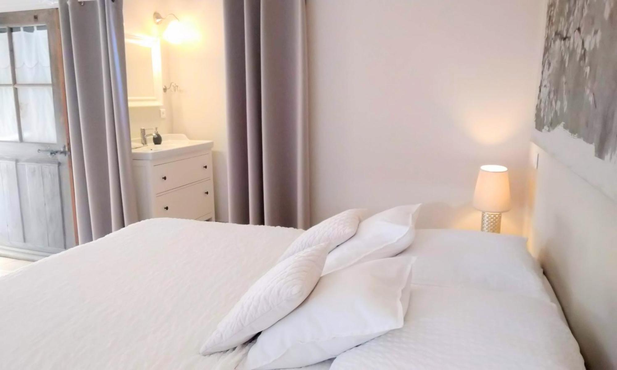 Hotel La Ferme Les Eybrachas Réauville Habitación foto