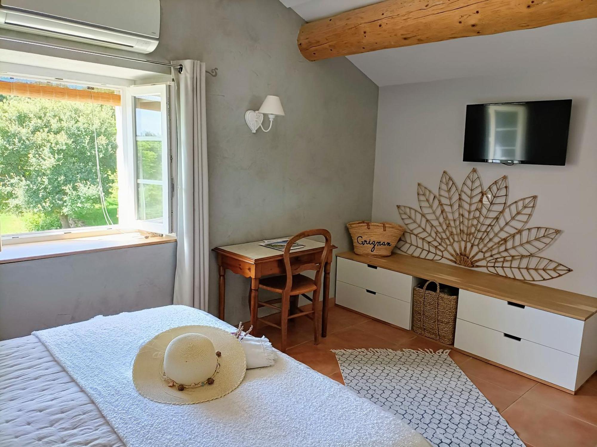 Hotel La Ferme Les Eybrachas Réauville Habitación foto